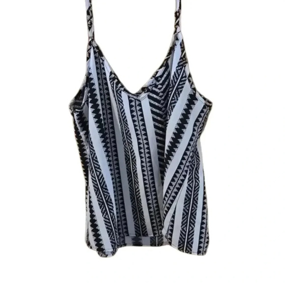 Shein Curve Black and White Striped Top with Spaghetti Straps Women size 1X - Picture 2 of 9